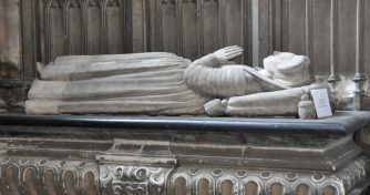 Gisant de Barbe Guiffard, épouse de Claude Groulard, †1599