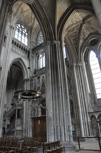 Le transept des Libraires vu depuis la chapelle du Saint-Sacrement