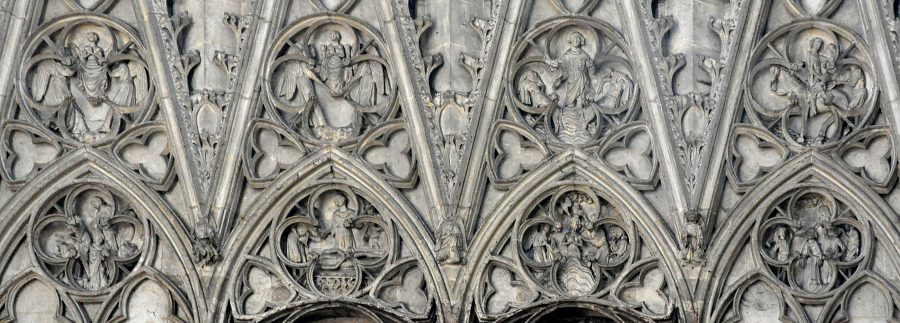 Huit quadrilobes sur la façade sud