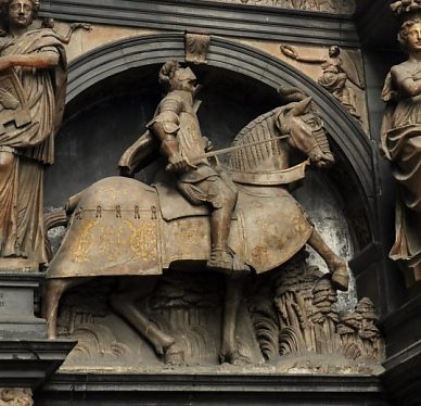 Louis de Bréžé sur son cheval caparaçonné pour le combat