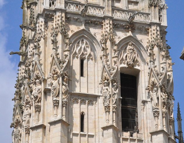 Les statues du deuxième étage, côté est, de la tour de Beurre