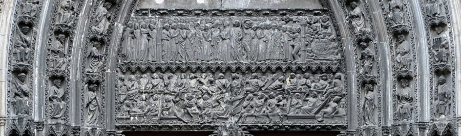 Le bas du tympan du portail des Libraires (fin du XIIIe, début du XIVe siècle)