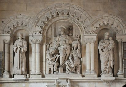 Haut-relief de saint Joseph et de la Sainte Famille