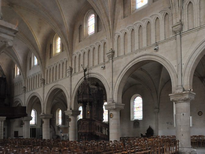 L'élévation gauche dans la nef