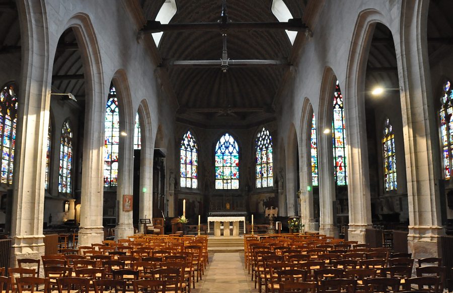 Vue d'ensemble de l'église Saint-Godard Vue d'ensemble de l'église Saint-Godard