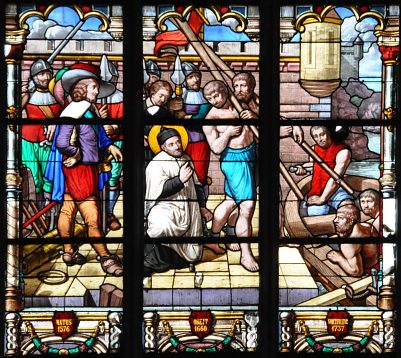 Vitrail de Saint Vincent de Paul, registre du haut Vitrail de Saint Vincent de Paul, registre du haut