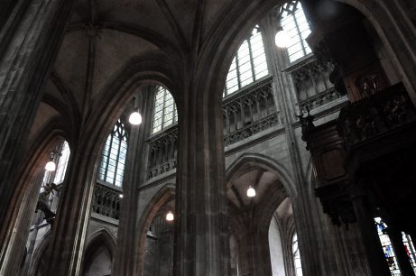 Voûte du bas–côté nord et élévations sud près de l'orgue de tribune