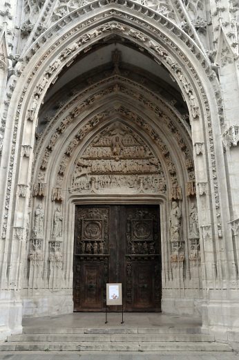 Le portail central