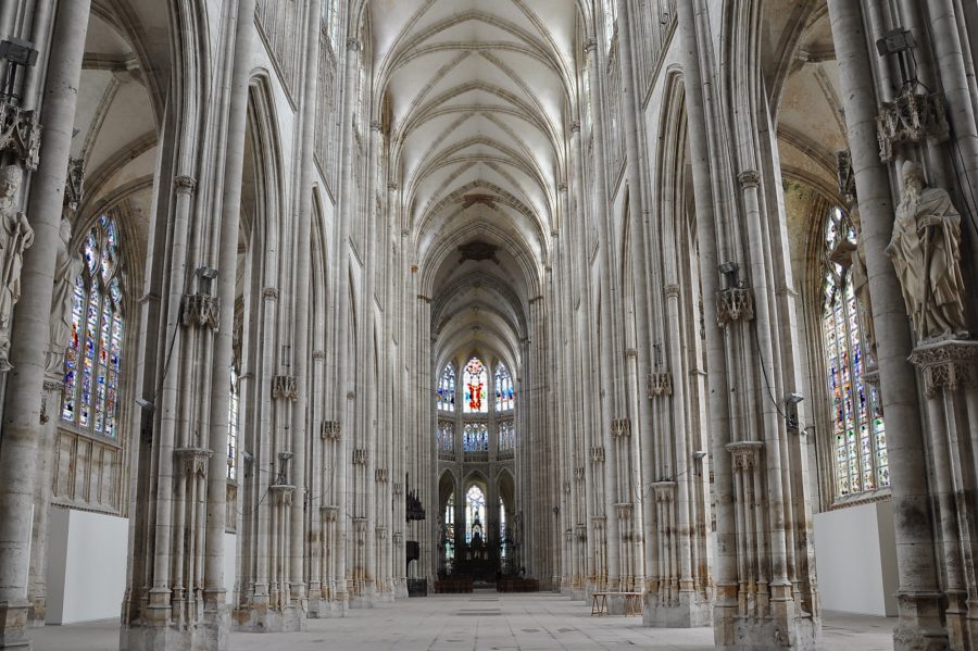 La nef de l'église Saint-Ouen