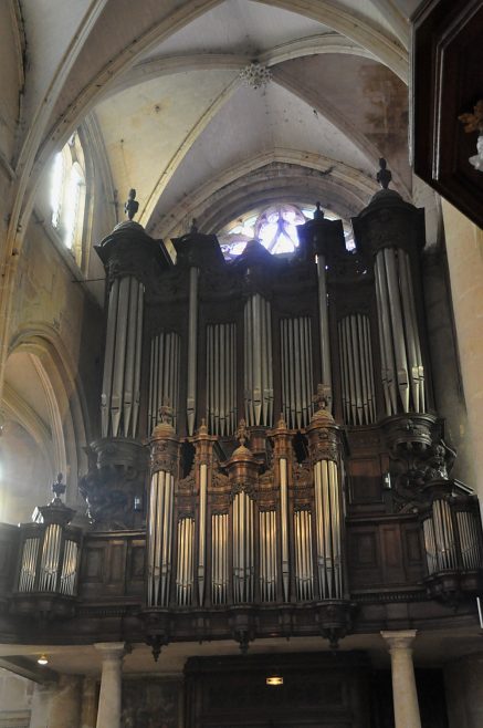 L'orgue de tribune (XVIIe siècle).