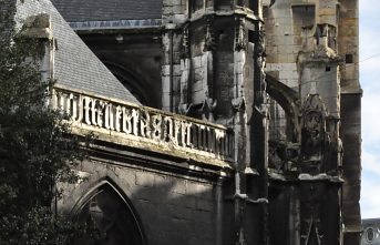 La chapelle latérale et l'inscription tirée du Livre de job