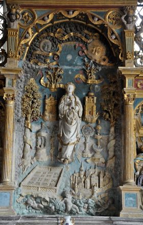 Le retable de l'autel de la Vierge