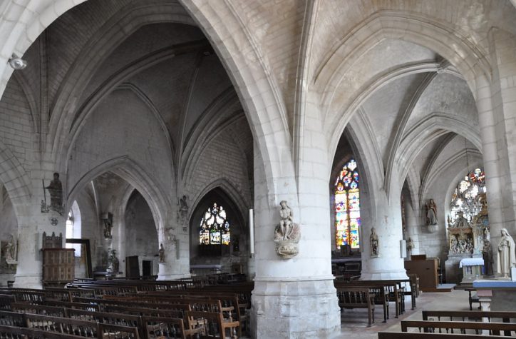 La nef vue depuis le collatéral droit