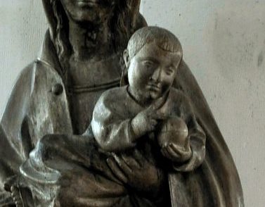 Statue de la Vierge à l'Enfant, détail