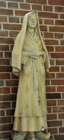 Statue de sainte Bernadette