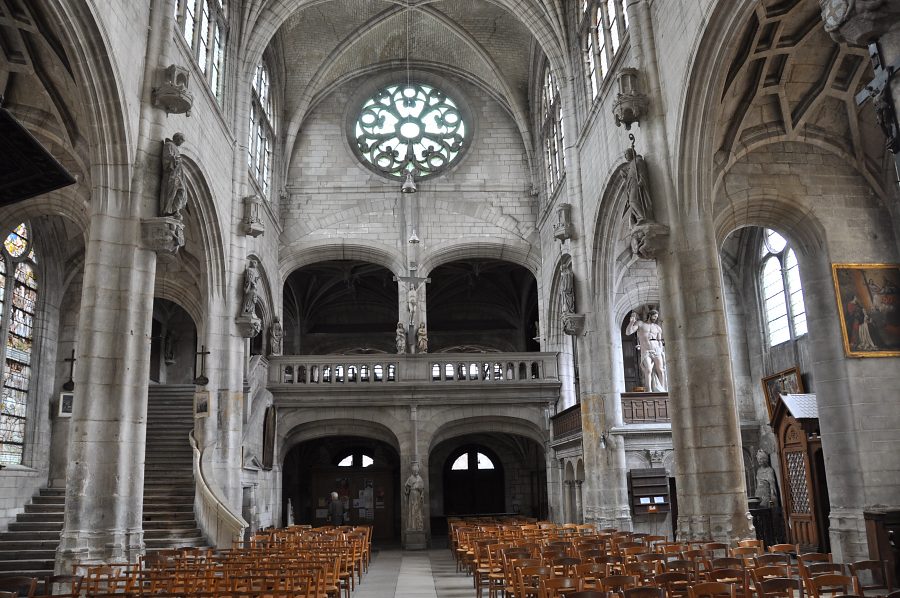 La nef vue du chœur