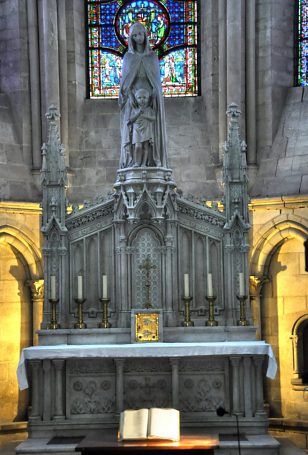 Le retable de la chapelle de la Vierge