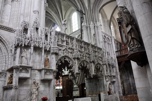 Le jub&eacute; vu depuis le croisillon nord du transept